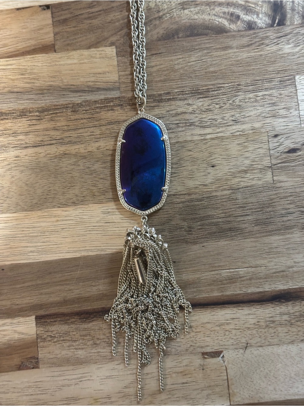 Kendra Scott Rayne Necklace with Black iridescent stone with Gold Hardware